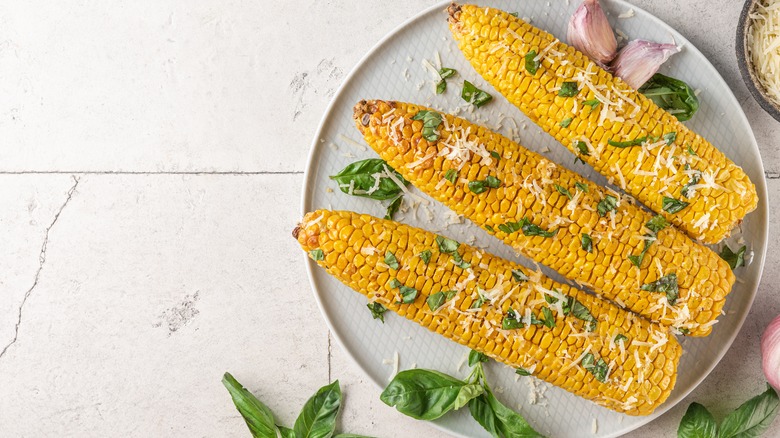 corn on the cob with basil