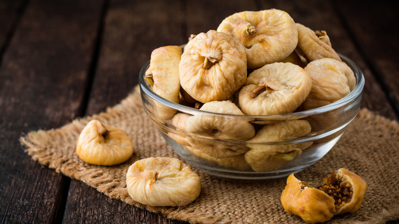 Dried figs in glass bowl 