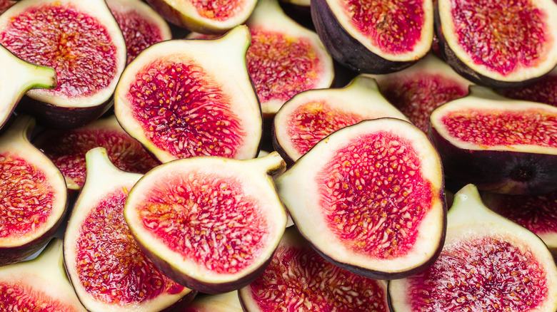 fresh figs cut in half close up