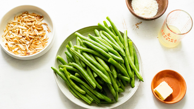 fresh green bean almondine ingredients