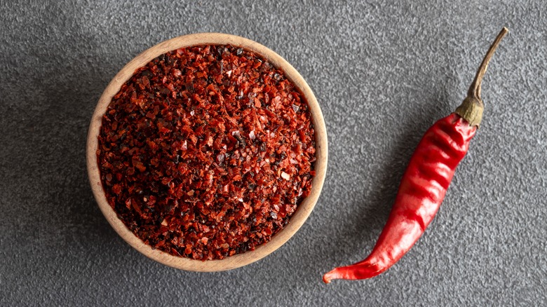 fresh pepper and pepper flakes