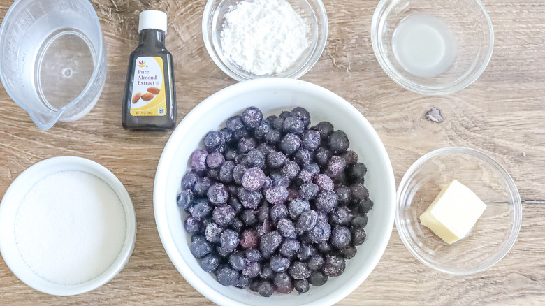 ingredients for blueberry pie filling