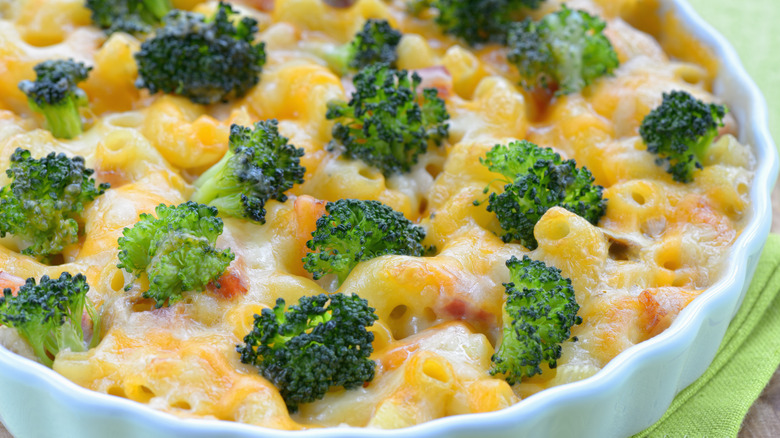 macaroni and cheese and broccoli 