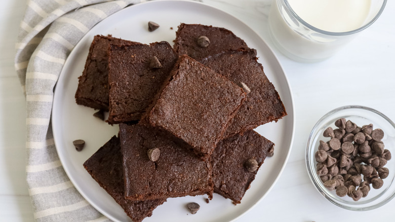 cut brownies on a plate