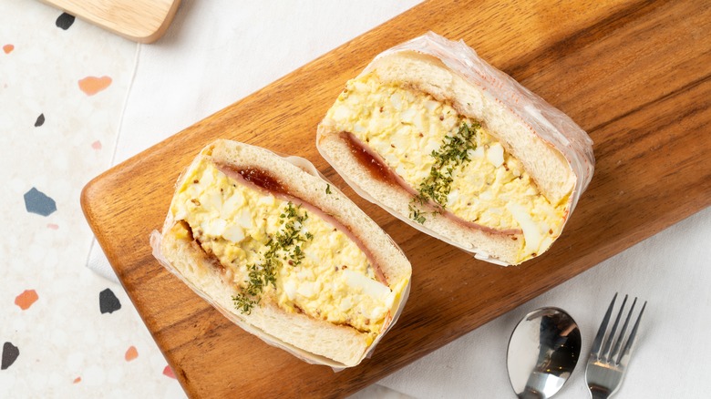 egg salad sandwich