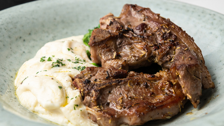 lamb chops with mashed potatoes