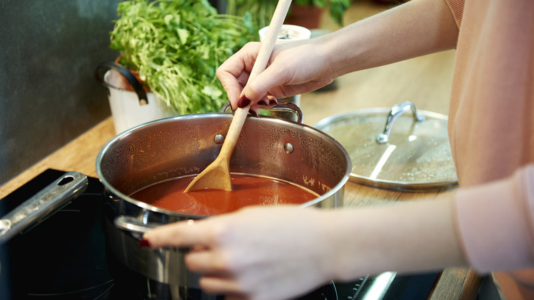 Cooking tomato soup