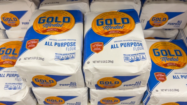 Grocery store display of Gold Medal flour