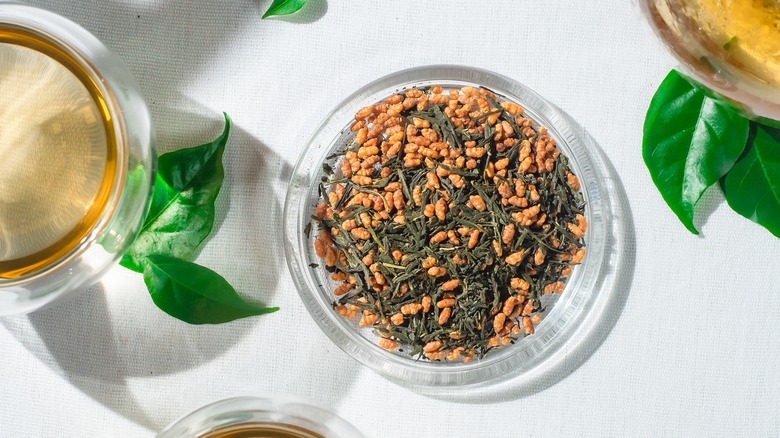 genmaicha on glass plate