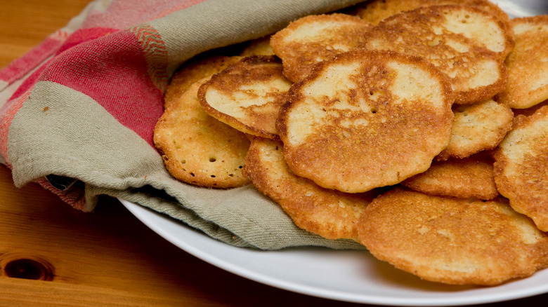 Plate of hoecakes