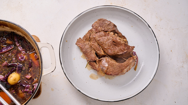 cooked beef roast in bowl