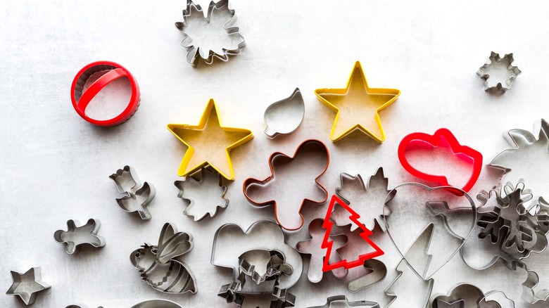 Various types of cookie cutters