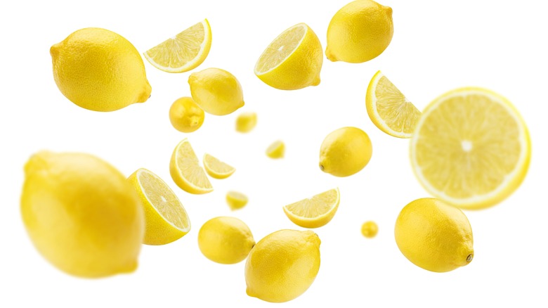 Lemon halves and quarters