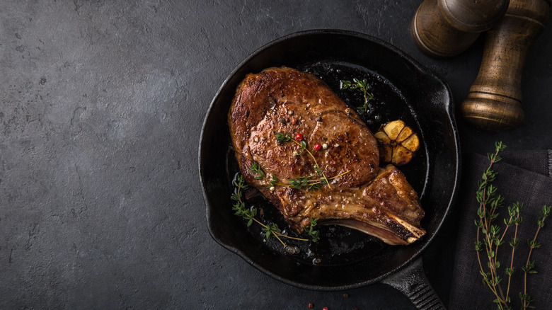 steak cooked on a cast iron