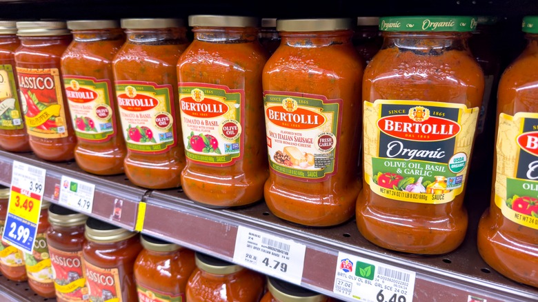 tomato sauce in jars