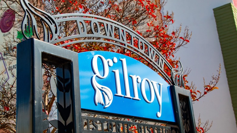 Downtown Gilroy sign
