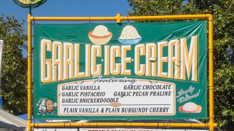 Garlic ice cream sign