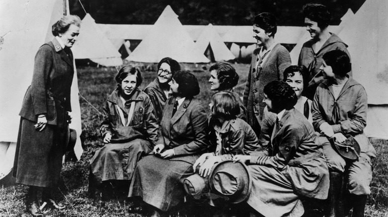 Juliette Gordon Low and troop