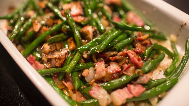 Green beans with bacon in cassrole dish