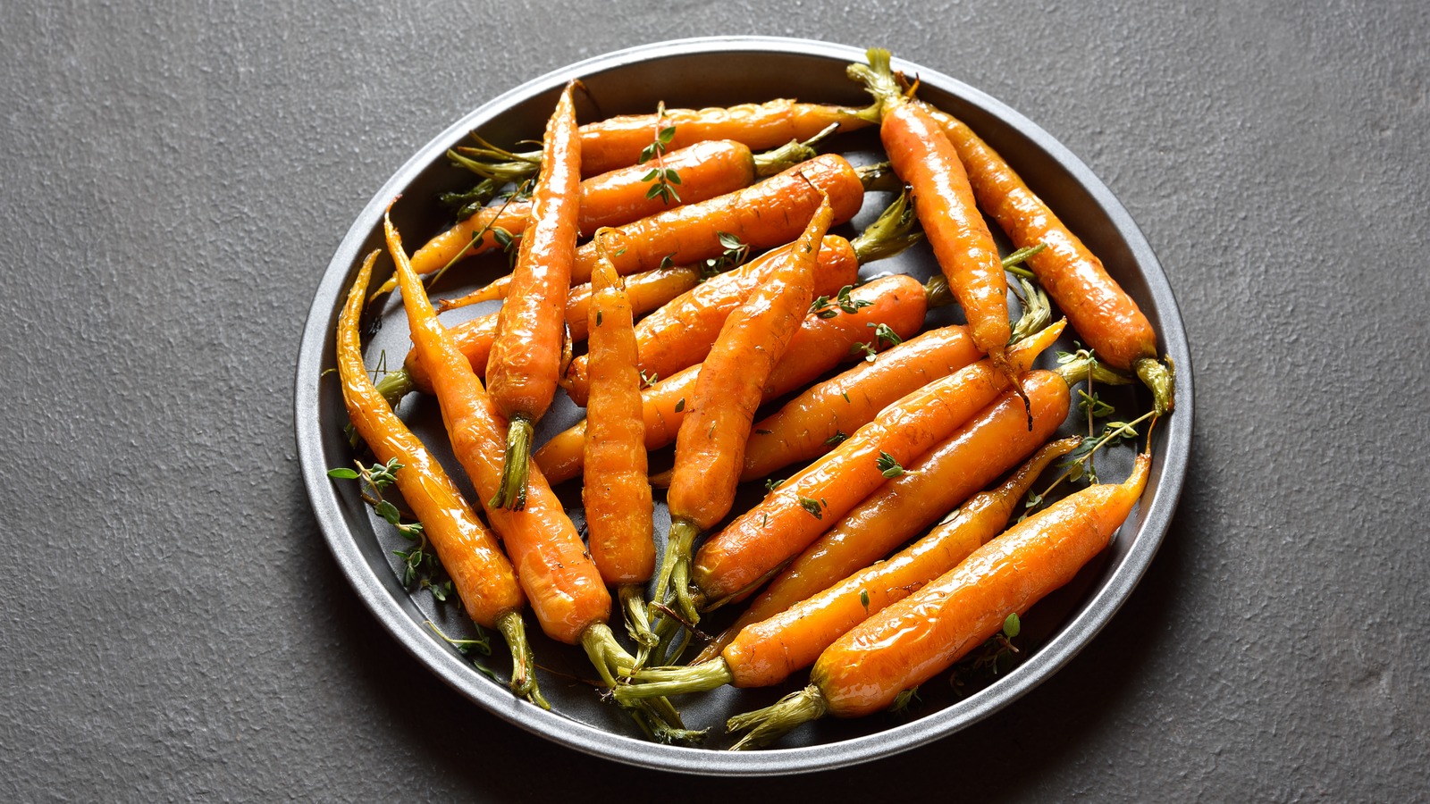 give-carrots-a-sweet-simple-glaze-for-the-most-effortless-side-dish