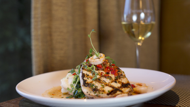 Grilled swordfish with wine 