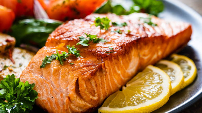 grilled salmon with lemons and potatoes