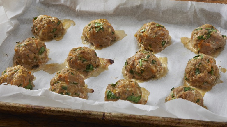 Oven-baked turkey kale meatballs