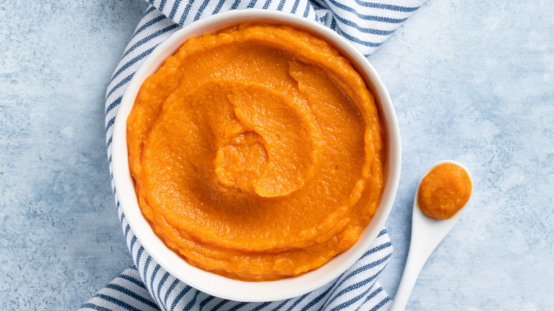 Pumpkin puree in bowl