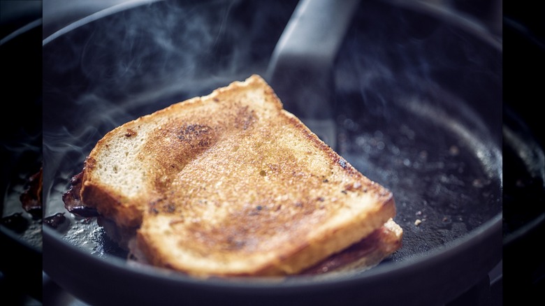 fried bacon sandwich 