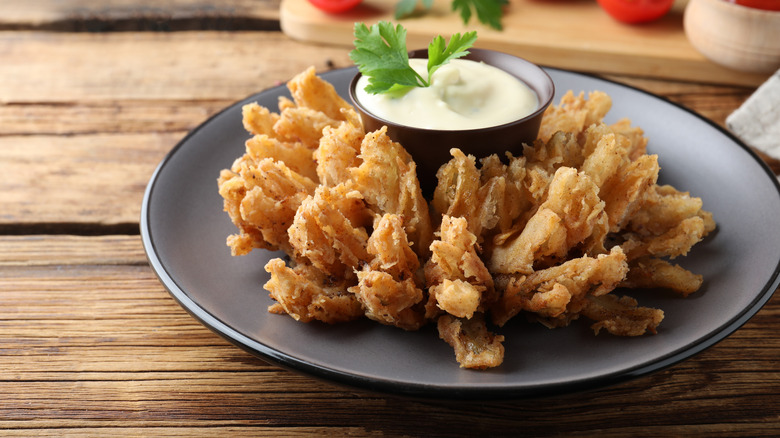 Crispy blooming onion