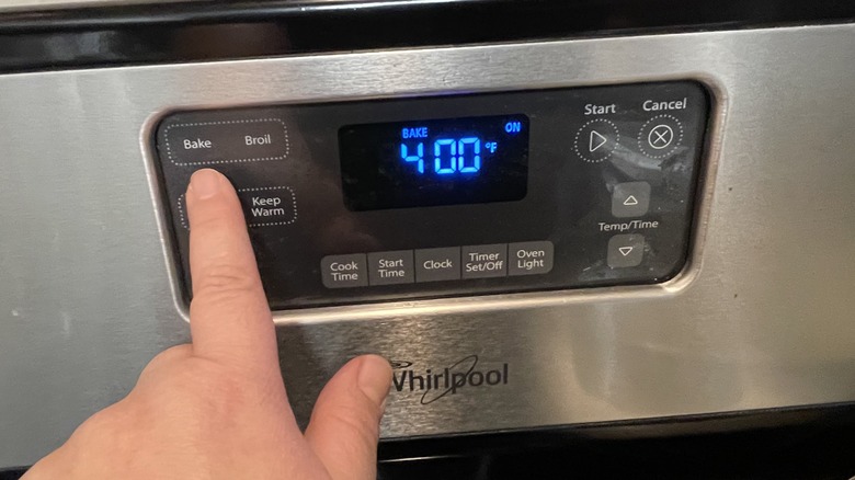 oven temperature reading 400 F