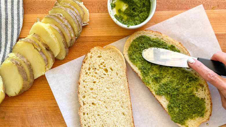 hand spreading on chutney