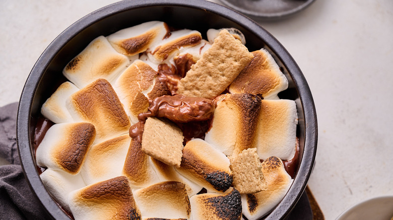 s'mores dip with graham cracker