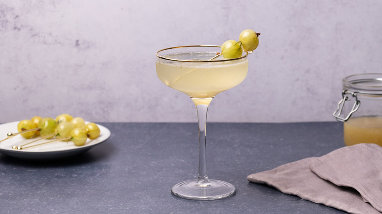 gooseberry fizz cocktail