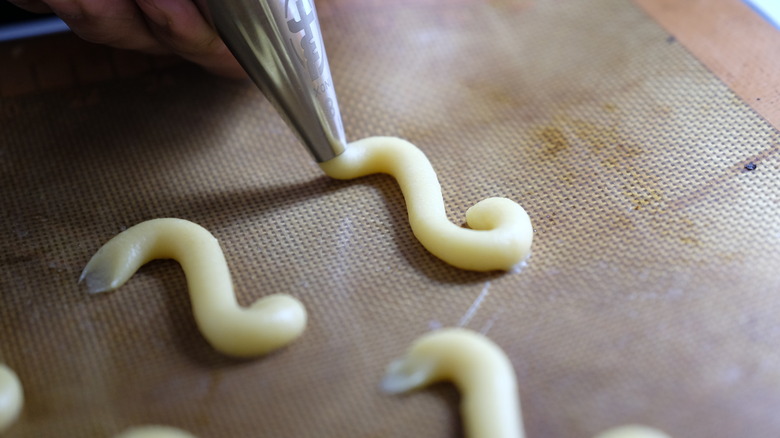 cream puff pastry squiggles