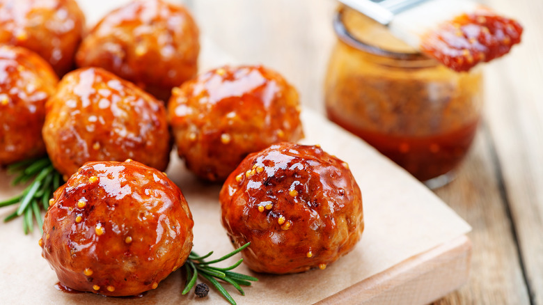 Glazed meatballs