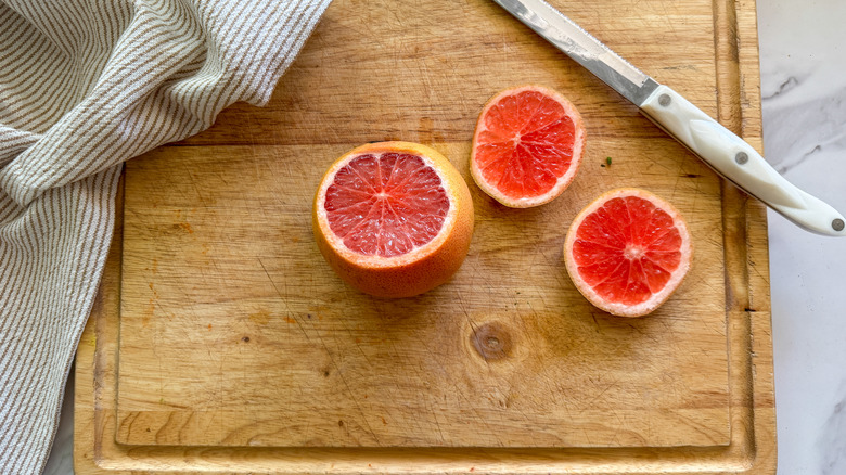 grapefruit with ends cut off