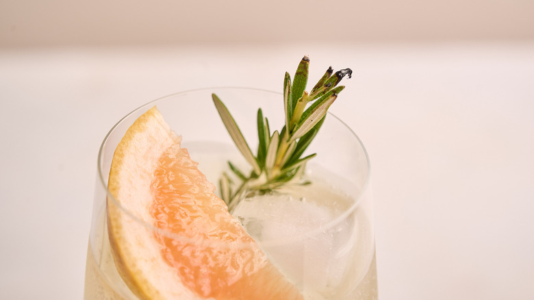 rosemary in cocktail