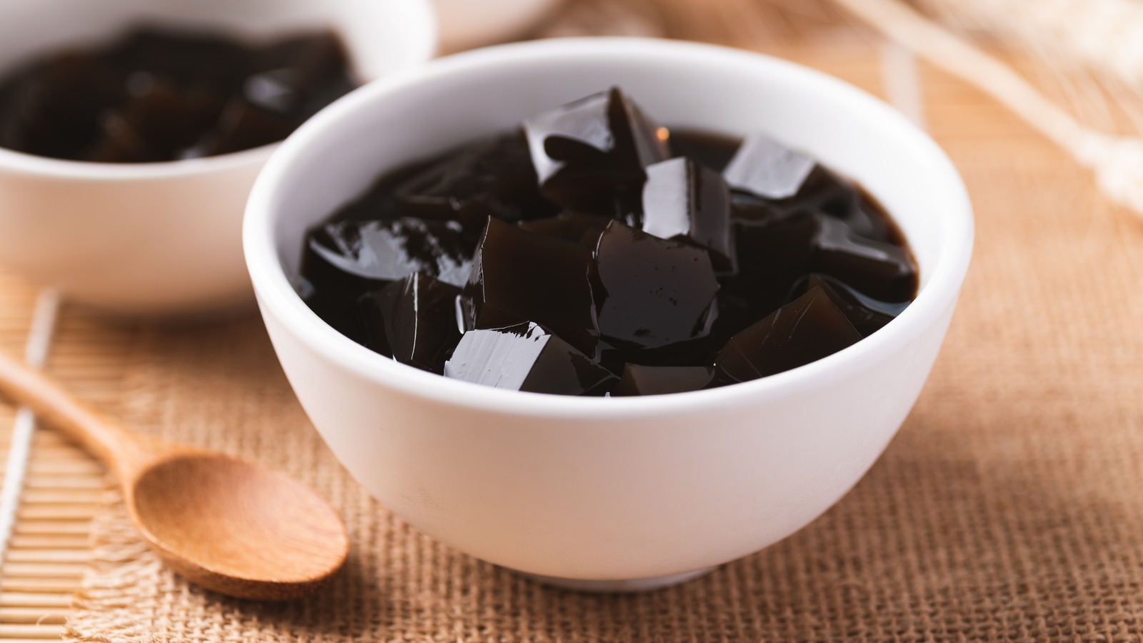 grass-jelly-the-herbal-asian-dessert-that-will-refresh-any-time-of-year