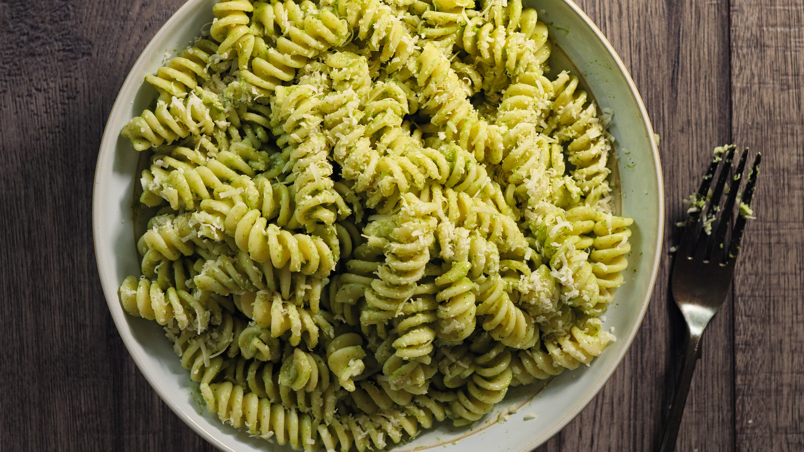 Green Tea Powder Infuses Robust Herby Flavor Into Your Homemade Pasta