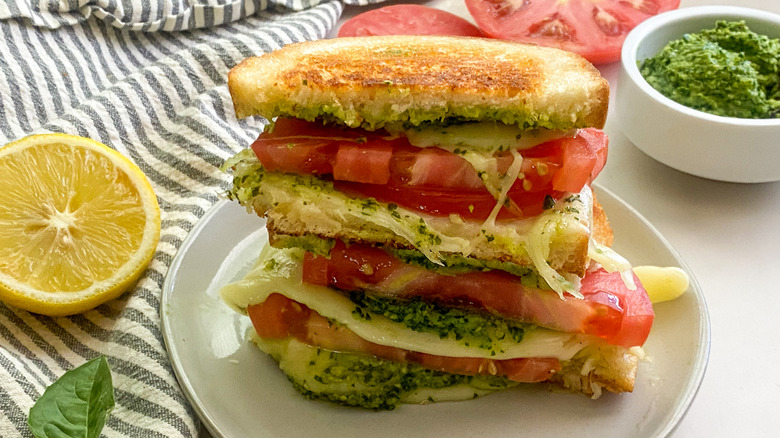 sandwiche halves on 2 small plates