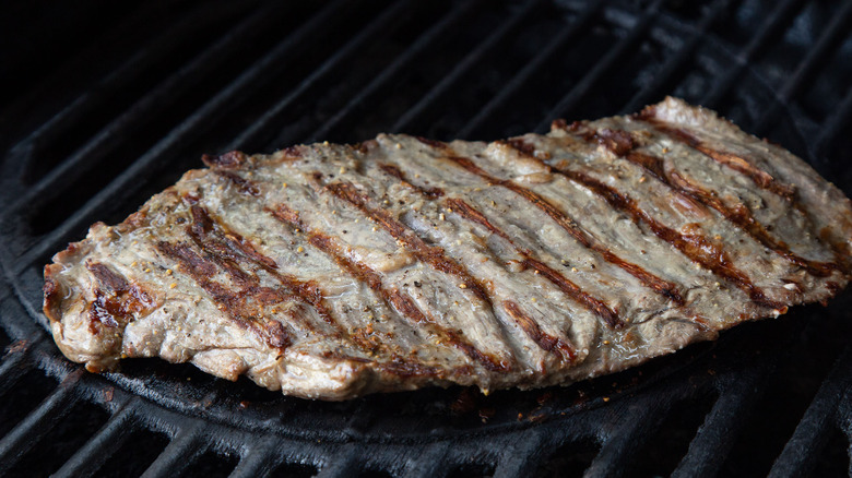 steak on the grill 