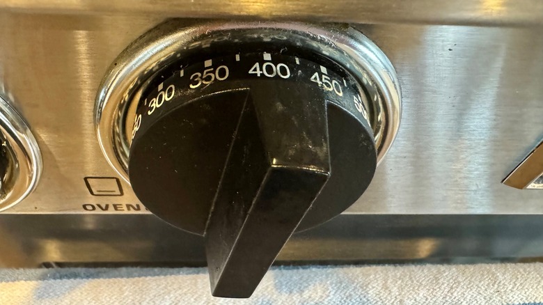 turning oven temperature knob