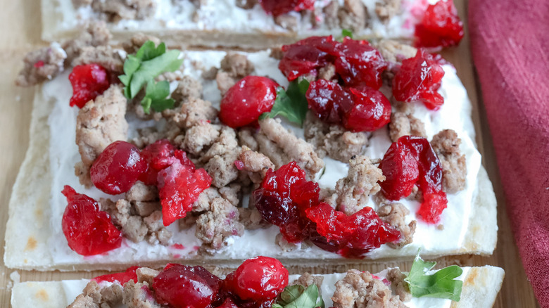 flatbread with turkey and cranberries