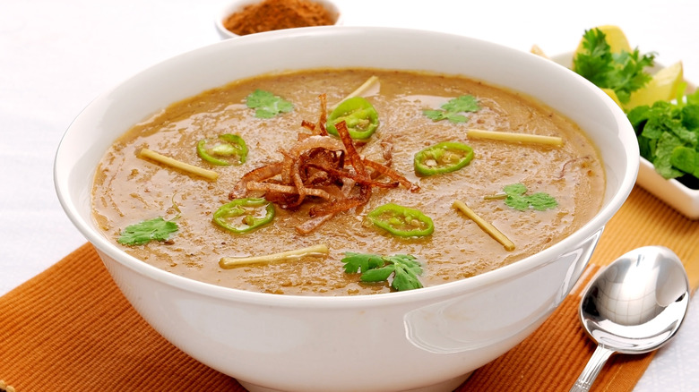 bowl of haleem