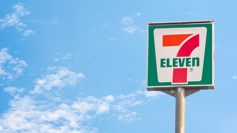 7-Eleven store exterior