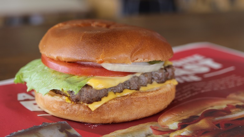 Wendy's cheeseburger