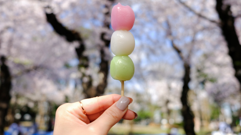 Hanami dango with background scenery