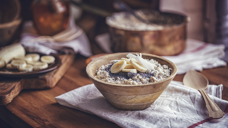 oatmeal topped with bananas