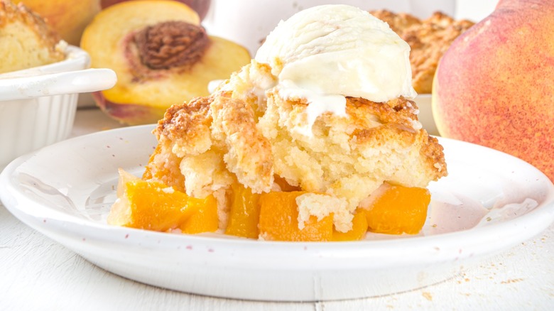 Peach cobbler with ice cream